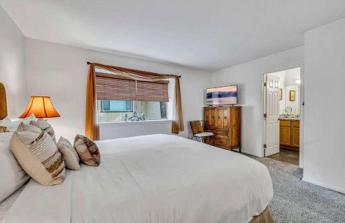 Modern 3BD -Walk to Lake & Beach - Foto 29