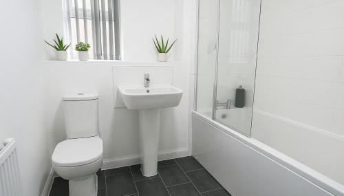 Contractors and Relocators Apt - Long Stay Savings - Fibre Optic Hi-Speed Wi-Fi - Multiple Free Parking Spaces - Netflix - Sleeps 4 - Foto 5