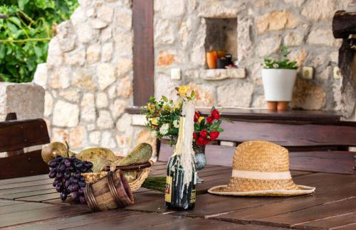 Authentic Dalmatian Hillside Escape With Pool, Sauna & BBQ - Photo 68