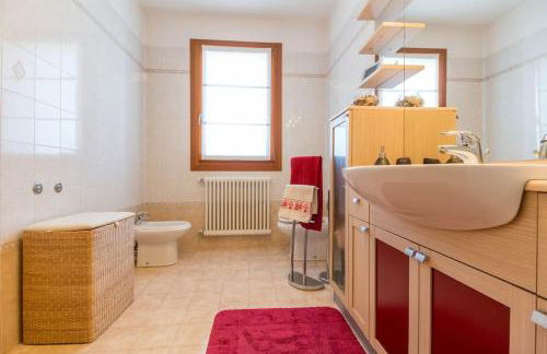 Elegant apartment and free car parking - Quite area - Foto 10