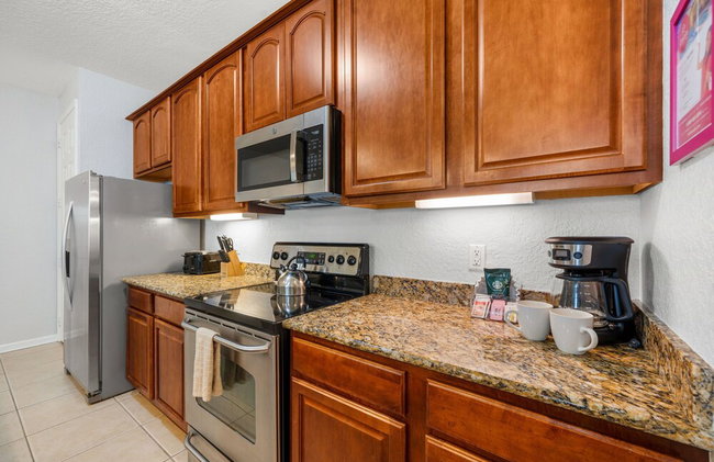 Beautiful LAKEVIEW Deluxe Condo Near Theme Parks - Photo 109