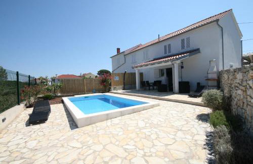 House Sakarun with swimming pool - Photo 11