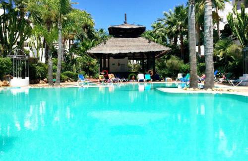 Beachside Luxury 2 bedroom apartment, Puerto Banus - Foto 4