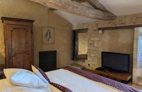 Prieuré du XVème restauré, jardin clos de 2000 m², piscine, cheminée, WiFi fibre, proche église - FR-1-653-219 - Foto 16