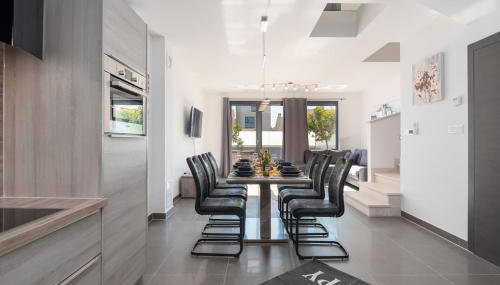 Villa Ampla with heated wellness pool near Poreč - Foto 3