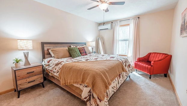 NEW Large Group Summer Getaway W/hot Tub + Game Room! - Foto 2, Quarto