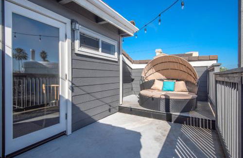 Sunset Island 3 Level Home on the Water sleeps 10 - Photo 54