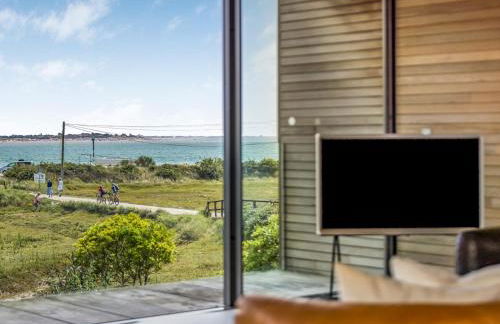 Breathtaking Home with Parking - Pass the Keys - Photo 12