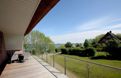 wassernahes Ferienhaus mit Meerblick und Schwimmbadnutzung in Sellin - Ferienhaus Rohrweihe - Foto 29