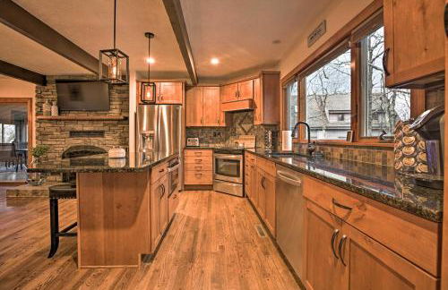 Mountaintop Wintergreen Resort Home with Deck, Views - Foto 13