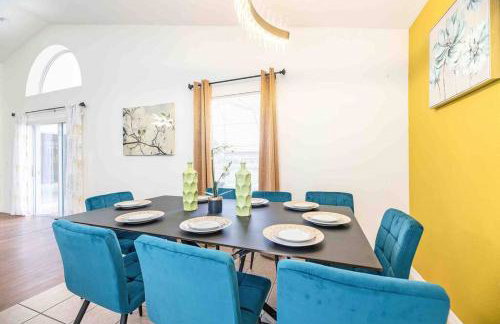 SUPER LUSH- FOAM BEDs w POOL & GAMEs - Foto 11