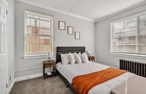 2BR Farmhouse Apt Near Everything - 2nd Floor - Foto 11