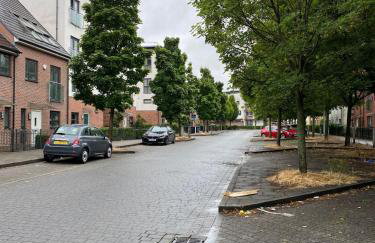 Cheerful 4-bedroom house with multiple car parking - Foto 49