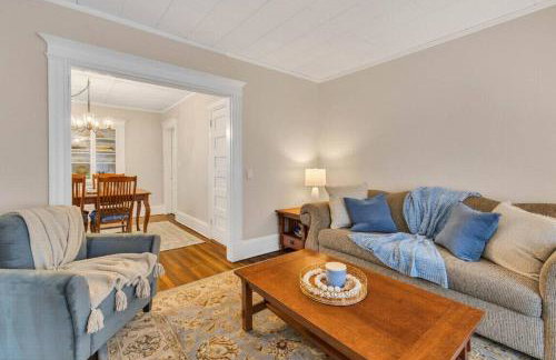 Classic West Hartford Center Apartment - Foto 5