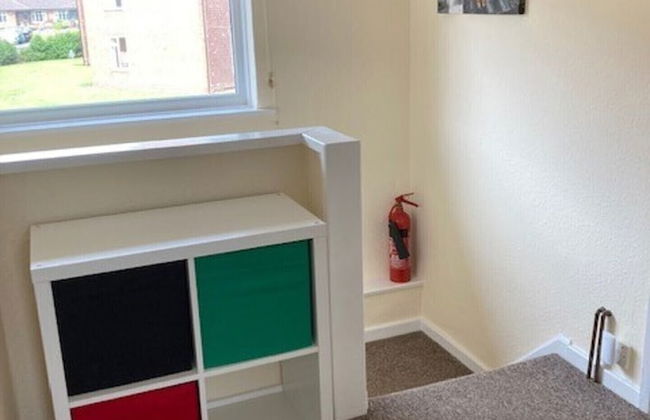 5-bed Town House in Newport - Photo 9