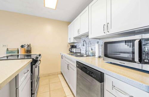 Amazing Beachfront Condo by Pool - Foto 10