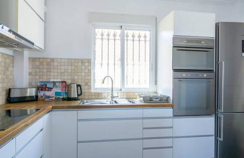 Casa Lilly-Rose, a beautiful 3 bedroom detached villa a short walk to the Villamartin Plaza & Golf course - Foto 24