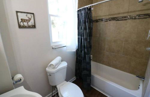 Windsor Park Pad apt 2 min to Mass Ave With AC - Foto 12