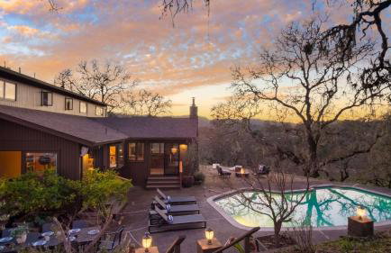 3.5-Acre 5BDR Rereat w Views Pool Hot Tub Fire Pit Gable by AvantStay - Foto 32