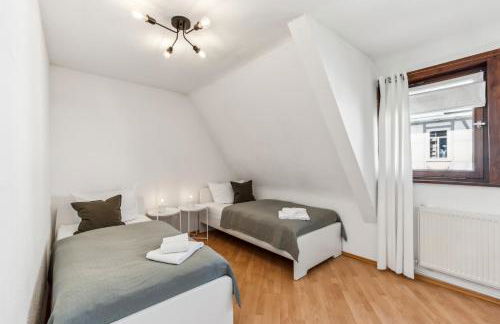 CREW BEDS - APARTMENT in Gifhorn - For 4 People - 50m2, 1x Bedroom, 4x Single Bed, Free Coffee, WiFi & Parking - 24h CHECK IN #GF01 - Foto 1
