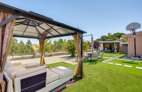 Bay and Hill Views Modern Hercules Home - Foto 1