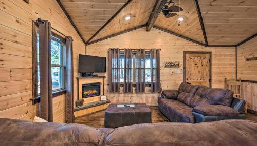 Updated Cabin with Fire Pit 2 Mi to UTV and Hike - Foto 2