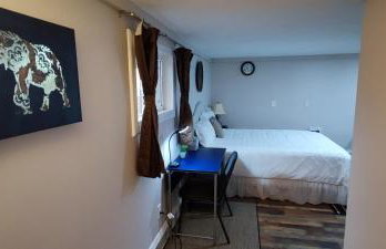 Guest House with Private Entrance- walk to Downtown Noblesville - Foto 1