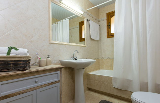 Villas Lefkothea - Photo 30