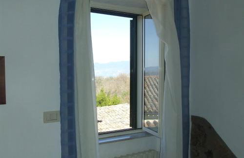 Blue House Near Bagnoregio-overlooking the Umbrian Mountains and Tiber Valley - Foto 77