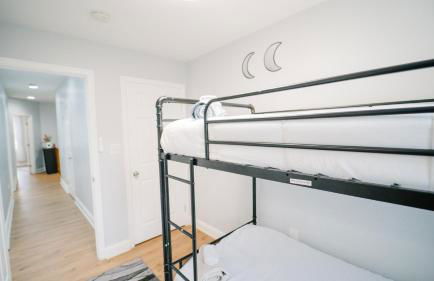 Stylish 5BR DC Retreat Backyard Free Parking - Foto 42