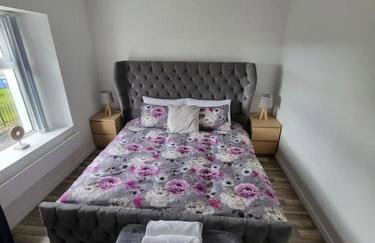 Centrally located 2 bedroom house with garden - Photo 6