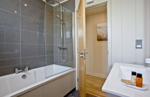 The Retreat, Strawberryfield Park - Photo 21