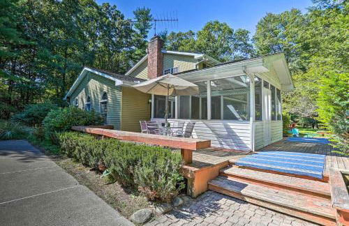 Charming Saylorsburg Retreat with Game Room and Patio! - Foto 33