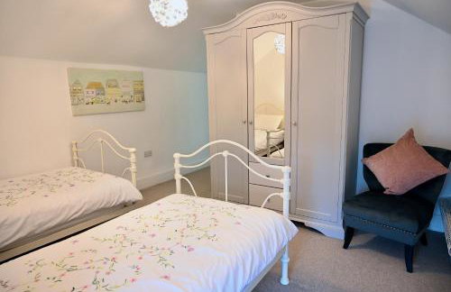 Bay View, Sleeps 18, 7 Bedrooms, 7 Bathrooms, Seafront, Criccieth - Foto 58