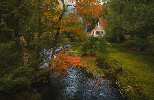 Enchanting River- Water Front A-Frame Cabin - Foto 50