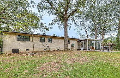 Sunroom and Yard Charming Hot Springs Home! - Foto 24