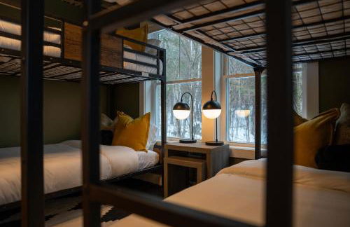 '"Luxury Mountain Getaway'" Sauna, Hot Tub, Massage Chair, Pool Table - Photo 60