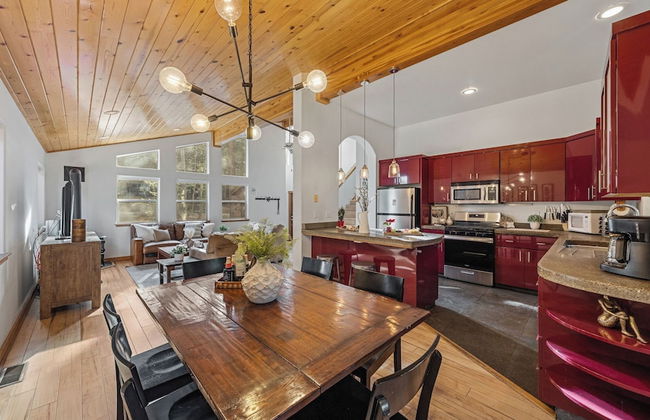 Moosetrack by Avantstay Cozy Cabin In The Of Tahoe Donner w/ Hot Tub - Foto 11