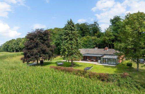 GUT KLETKAMP "Finkenhaus" - Idyllisch freistehendes Landhaus mit 3 Schlafzimmern und fantastischem Ausblick I 8 Personen I Offener Kamin I Garten I Wintergarten I Große Terrasse I Ruhig am Waldrand I Parkplätze I WLAN - Foto 2