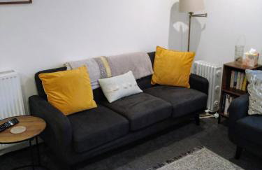 Close to the Seaside - sleeps 4 free wifi parking - Photo 3
