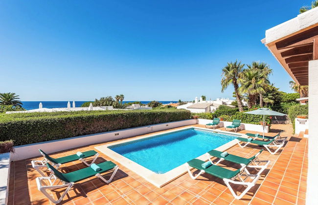 Bini Carmen - Photo 1