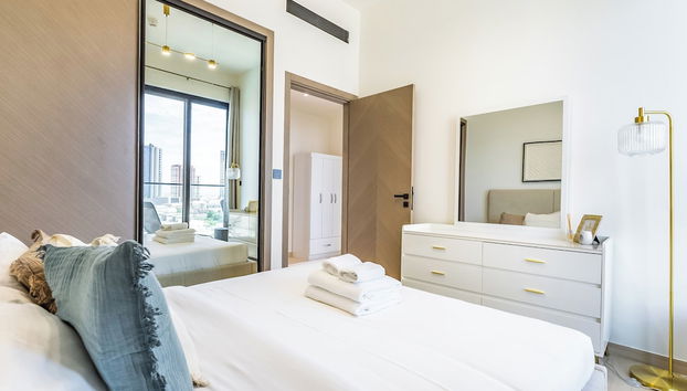 Apt with Artful Interior and Urban Views - Foto 2, Habitación