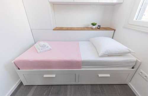 New Studio for 2, Free Private Garage Spot, Wi-Fi, 200 m from Mall of Split - Foto 10