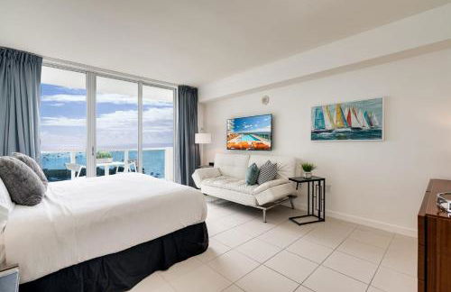 Ocean View Balcony steps from Restaurants, Peacock Park & Marina - Foto 8