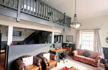 The Old Court House & Jail - Photo 2