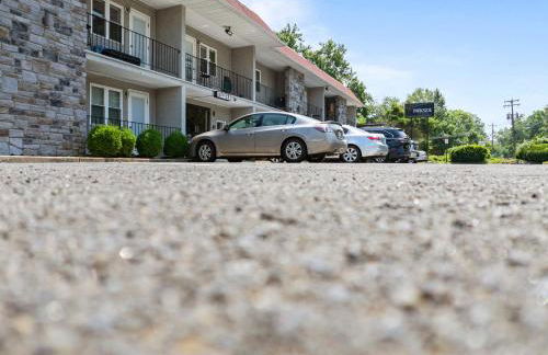 Chic New York Studio with Kitchen - Foto 11