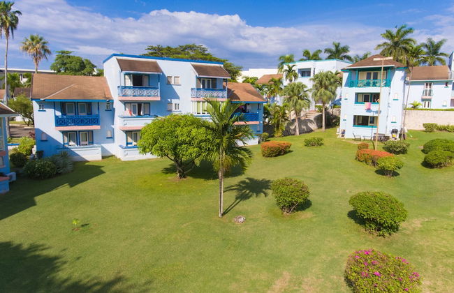 Point Village Studios and Suites - Photo 67