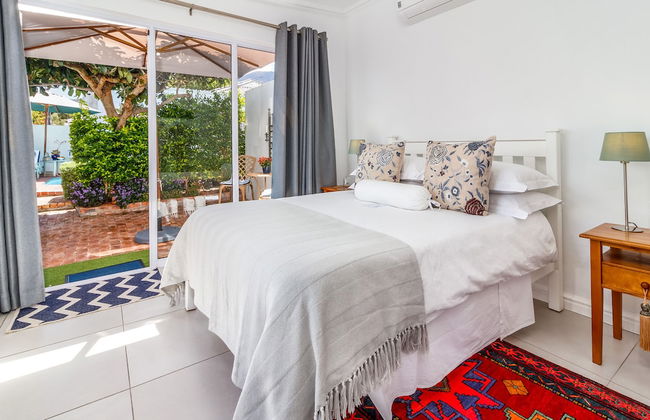 Bleu Cobalt Cottage - Photo 3