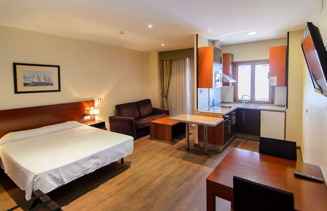 Hotel Apartamento Martín Alonso Pinzón - Photo 14