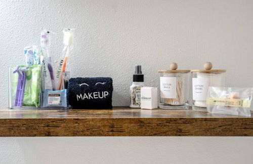 Vineyard Cottage-Pet Friendly & Walk to Oaklawn! - Foto 37